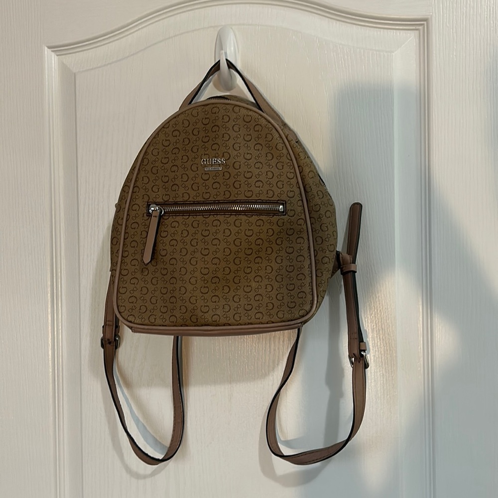 GUESS BACKPACK